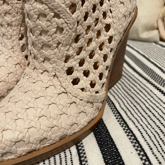 Jessica Simpson Cream Timara 2 Western Woven Bootie Size 7.5 Worn Condition - Picture 10 of 10